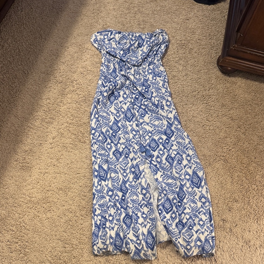 Jessica Simpson Geometric Blue and White maxi dress